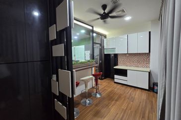 𝐒𝐡𝐨𝐩𝐥𝐨𝐭 𝐎𝐟𝐟𝐢𝐜𝐞 , 𝐁𝐚𝐧𝐝𝐚𝐫 𝐏𝐮𝐭𝐞𝐫𝐢 𝐏𝐮𝐜𝐡𝐨𝐧𝐠 𝐟𝐨𝐫 𝐑𝐞𝐧𝐭