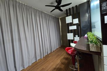 𝐒𝐡𝐨𝐩𝐥𝐨𝐭 𝐎𝐟𝐟𝐢𝐜𝐞 , 𝐁𝐚𝐧𝐝𝐚𝐫 𝐏𝐮𝐭𝐞𝐫𝐢 𝐏𝐮𝐜𝐡𝐨𝐧𝐠 𝐟𝐨𝐫 𝐑𝐞𝐧𝐭