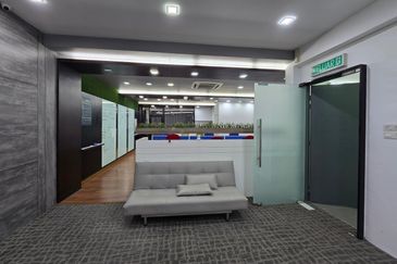 𝐒𝐡𝐨𝐩𝐥𝐨𝐭 𝐎𝐟𝐟𝐢𝐜𝐞 , 𝐁𝐚𝐧𝐝𝐚𝐫 𝐏𝐮𝐭𝐞𝐫𝐢 𝐏𝐮𝐜𝐡𝐨𝐧𝐠 𝐟𝐨𝐫 𝐑𝐞𝐧𝐭