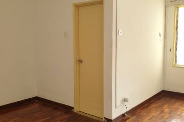 𝟐 𝐒𝐭𝐨𝐫𝐞𝐲 𝐇𝐨𝐮𝐬𝐞 𝐈𝐧 𝐁𝐚𝐧𝐝𝐚𝐫 𝐏𝐮𝐭𝐞𝐫𝐢 𝟏𝟎, 𝐏𝐮𝐜𝐡𝐨𝐧𝐠 𝐟𝐨𝐫 𝐫𝐞𝐧𝐭