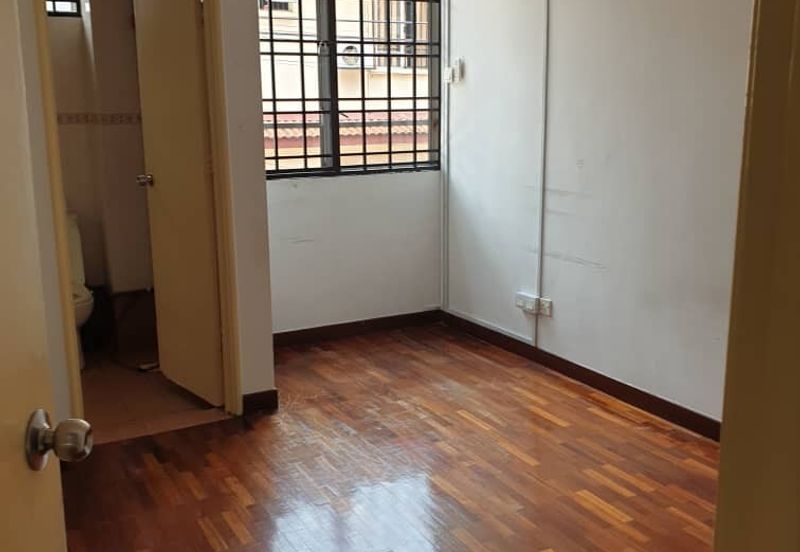 𝟐 𝐒𝐭𝐨𝐫𝐞𝐲 𝐇𝐨𝐮𝐬𝐞 𝐈𝐧 𝐁𝐚𝐧𝐝𝐚𝐫 𝐏𝐮𝐭𝐞𝐫𝐢 𝟏𝟎, 𝐏𝐮𝐜𝐡𝐨𝐧𝐠 𝐟𝐨𝐫 𝐫𝐞𝐧𝐭