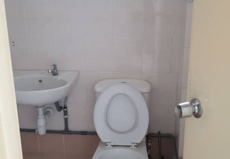 𝟐 𝐒𝐭𝐨𝐫𝐞𝐲 𝐇𝐨𝐮𝐬𝐞 𝐈𝐧 𝐁𝐚𝐧𝐝𝐚𝐫 𝐏𝐮𝐭𝐞𝐫𝐢 𝟏𝟎, 𝐏𝐮𝐜𝐡𝐨𝐧𝐠 𝐟𝐨𝐫 𝐫𝐞𝐧𝐭