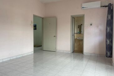 Jalan Putra Prima Tengah 