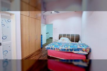 𝟐  𝐒𝐭𝐨𝐫𝐞𝐲 𝐄𝐧𝐝 𝐋𝐨𝐭 𝐇𝐨𝐮𝐬𝐞 𝐁𝐚𝐧𝐝𝐚𝐫 𝐏𝐮𝐭𝐞𝐫𝐢 ,𝐏𝐮𝐜𝐡𝐨𝐧𝐠, 𝐟𝐨𝐫 𝐒𝐚𝐥𝐞