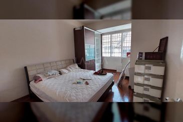 𝟐  𝐒𝐭𝐨𝐫𝐞𝐲 𝐇𝐨𝐮𝐬𝐞 𝐁𝐚𝐧𝐝𝐚𝐫 𝐏𝐮𝐭𝐞𝐫𝐢 𝟏𝟎 ,𝐏𝐮𝐜𝐡𝐨𝐧𝐠, 𝐟𝐨𝐫 𝐒𝐚𝐥𝐞