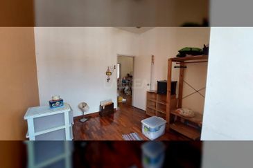 𝟐  𝐒𝐭𝐨𝐫𝐞𝐲 𝐇𝐨𝐮𝐬𝐞 𝐁𝐚𝐧𝐝𝐚𝐫 𝐏𝐮𝐭𝐞𝐫𝐢 𝟏𝟎 ,𝐏𝐮𝐜𝐡𝐨𝐧𝐠, 𝐟𝐨𝐫 𝐒𝐚𝐥𝐞