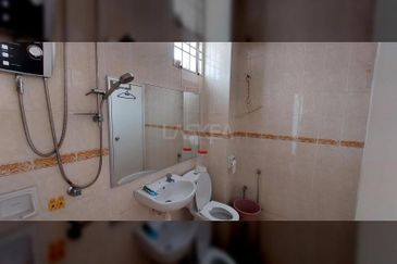 𝟐  𝐒𝐭𝐨𝐫𝐞𝐲 𝐇𝐨𝐮𝐬𝐞 𝐁𝐚𝐧𝐝𝐚𝐫 𝐏𝐮𝐭𝐞𝐫𝐢 𝟏𝟎 ,𝐏𝐮𝐜𝐡𝐨𝐧𝐠, 𝐟𝐨𝐫 𝐒𝐚𝐥𝐞