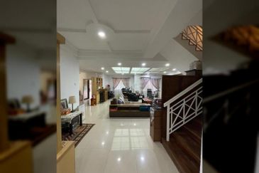 𝟐.𝟓 𝐒𝐭𝐨𝐫𝐞𝐲 𝐂𝐨𝐫𝐧𝐞𝐫 𝐇𝐨𝐮𝐬𝐞 𝐁𝐚𝐧𝐝𝐚𝐫 𝐏𝐮𝐭𝐞𝐫𝐢  ,𝐏𝐮𝐜𝐡𝐨𝐧𝐠, 𝐟𝐨𝐫 𝐒𝐚𝐥𝐞