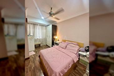 𝟐.𝟓 𝐒𝐭𝐨𝐫𝐞𝐲 𝐂𝐨𝐫𝐧𝐞𝐫 𝐇𝐨𝐮𝐬𝐞 𝐁𝐚𝐧𝐝𝐚𝐫 𝐏𝐮𝐭𝐞𝐫𝐢  ,𝐏𝐮𝐜𝐡𝐨𝐧𝐠, 𝐟𝐨𝐫 𝐒𝐚𝐥𝐞