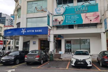 𝐆𝐫𝐨𝐮𝐧𝐝 𝐅𝐥𝐨𝐨𝐫 𝐒𝐡𝐨𝐩𝐥𝐨𝐭 𝐈𝐧 𝐁𝐚𝐧𝐝𝐚𝐫 𝐏𝐮𝐭𝐞𝐫𝐢, 𝐏𝐮𝐜𝐡𝐨𝐧𝐠 𝐟𝐨𝐫 𝐫𝐞𝐧𝐭