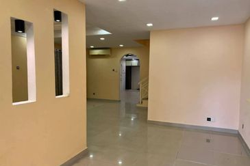 𝟐 𝐒𝐭𝐨𝐫𝐞𝐲 𝐄𝐧𝐝 𝐋𝐨𝐭 𝐇𝐨𝐮𝐬𝐞, 𝐁𝐚𝐧𝐝𝐚𝐫 𝐏𝐮𝐭𝐞𝐫𝐢 𝐏𝐮𝐜𝐡𝐨𝐧𝐠 𝐟𝐨𝐫 𝐫𝐞𝐧𝐭