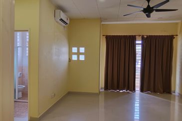 𝟐 𝐒𝐭𝐨𝐫𝐞𝐲 𝐄𝐧𝐝 𝐋𝐨𝐭 𝐇𝐨𝐮𝐬𝐞, 𝐁𝐚𝐧𝐝𝐚𝐫 𝐏𝐮𝐭𝐞𝐫𝐢 𝐏𝐮𝐜𝐡𝐨𝐧𝐠 𝐟𝐨𝐫 𝐫𝐞𝐧𝐭