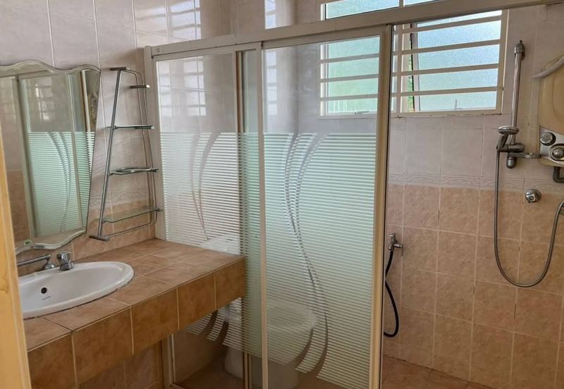 𝟐 𝐒𝐭𝐨𝐫𝐞𝐲 𝐄𝐧𝐝 𝐋𝐨𝐭 𝐇𝐨𝐮𝐬𝐞, 𝐁𝐚𝐧𝐝𝐚𝐫 𝐏𝐮𝐭𝐞𝐫𝐢 𝐏𝐮𝐜𝐡𝐨𝐧𝐠 𝐟𝐨𝐫 𝐫𝐞𝐧𝐭