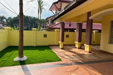 𝟐 𝐒𝐭𝐨𝐫𝐞𝐲 𝐄𝐧𝐝 𝐋𝐨𝐭 𝐇𝐨𝐮𝐬𝐞, 𝐁𝐚𝐧𝐝𝐚𝐫 𝐏𝐮𝐭𝐞𝐫𝐢 𝐏𝐮𝐜𝐡𝐨𝐧𝐠 𝐟𝐨𝐫 𝐫𝐞𝐧𝐭