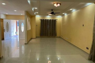 𝟐 𝐒𝐭𝐨𝐫𝐞𝐲 𝐄𝐧𝐝 𝐋𝐨𝐭 𝐇𝐨𝐮𝐬𝐞, 𝐁𝐚𝐧𝐝𝐚𝐫 𝐏𝐮𝐭𝐞𝐫𝐢 𝐏𝐮𝐜𝐡𝐨𝐧𝐠 𝐟𝐨𝐫 𝐫𝐞𝐧𝐭