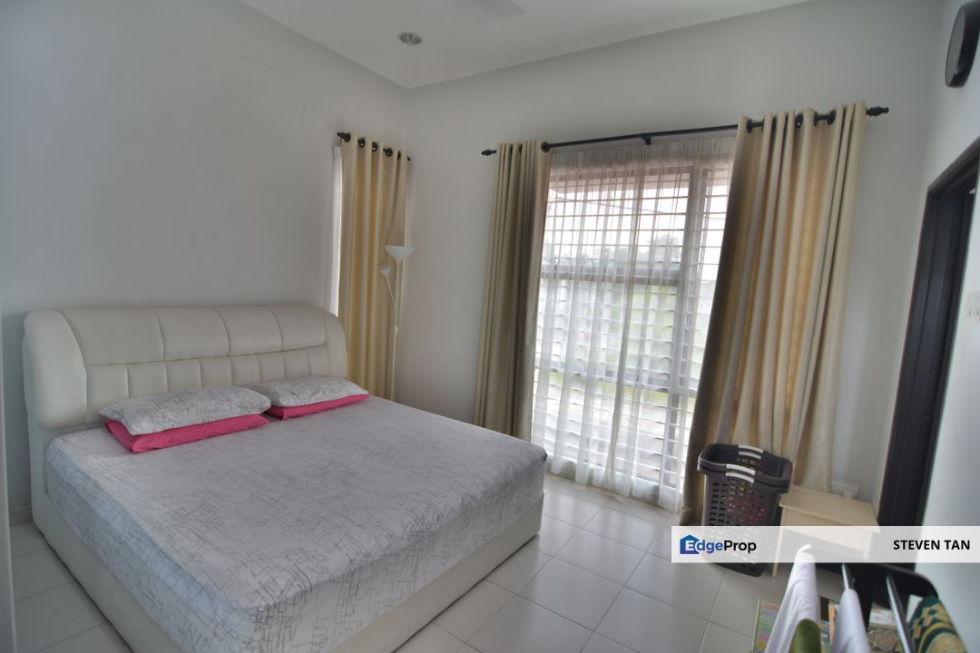 Freehold Double Storey Ttdi Grove 8 Acacia @ Kajang 850k Negotiable, Selangor, Kajang