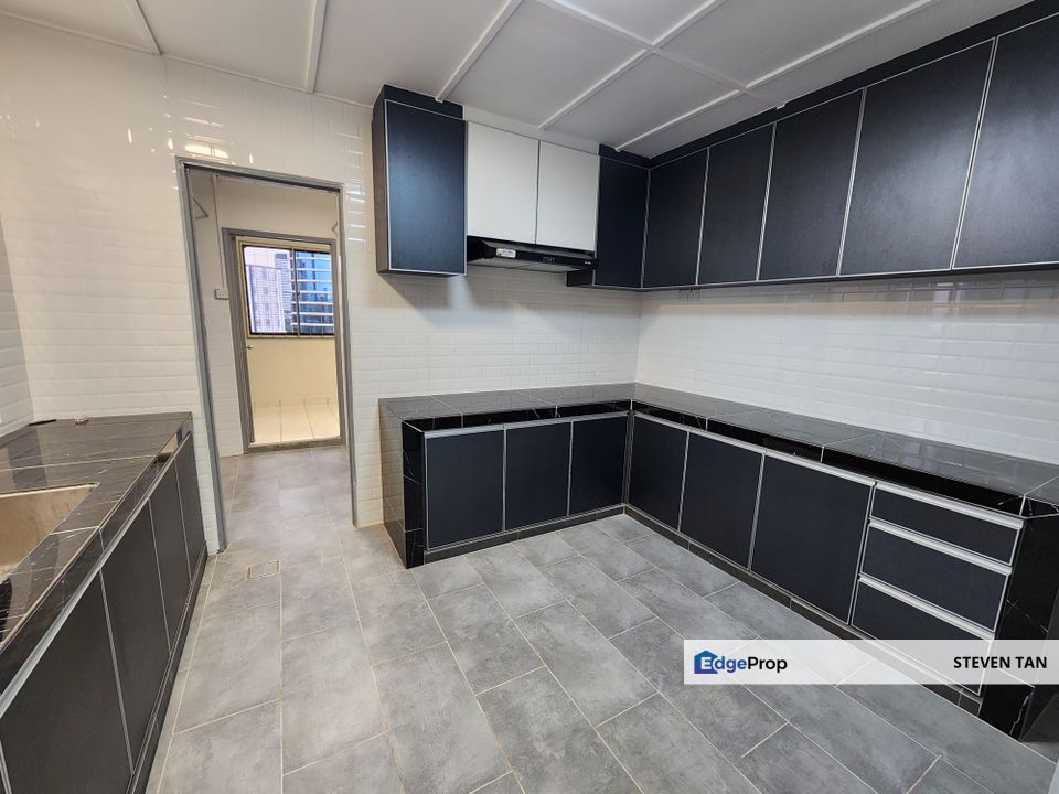 Sri Bangsar Apartment Bangsar Penthouse For Rent | 2,018 sqft | Low Density | Near Mid Valley 🔥 Spacious Penthouse Unit in Bangsar Town – Rare in Mar, Kuala Lumpur, Bangsar