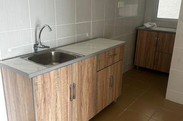 Residensi Anggerik Wira