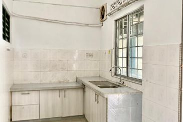 SL7, Bandar Sungai Long