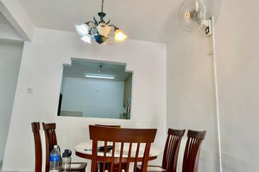 SL7, Bandar Sungai Long