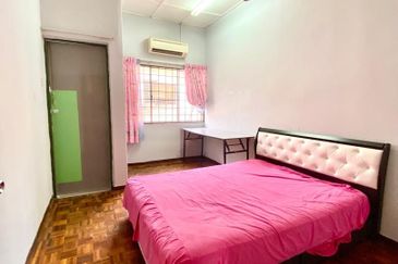 SL7, Bandar Sungai Long