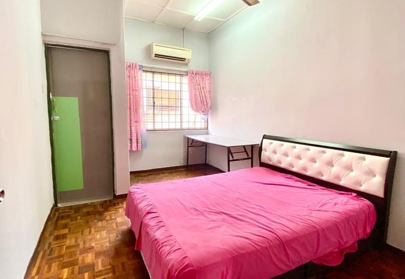 SL7, Bandar Sungai Long