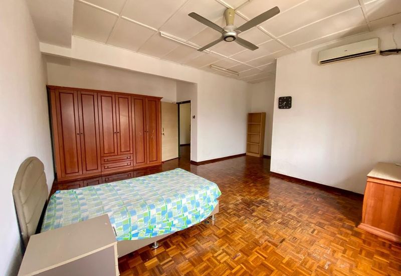 SL7, Bandar Sungai Long