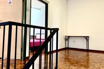 SL7, Bandar Sungai Long