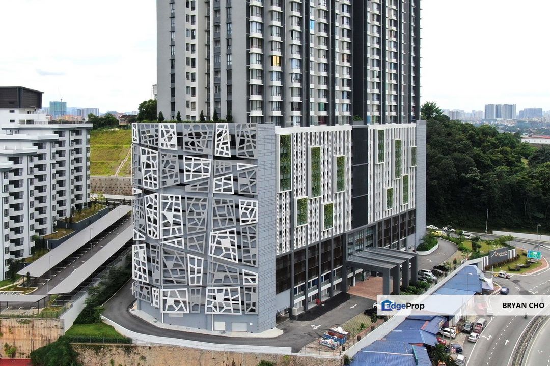 Ayuman Suites serviced residence gombak selangor for sale 100% Loan below Market low deposit 557 sf, Selangor, Gombak