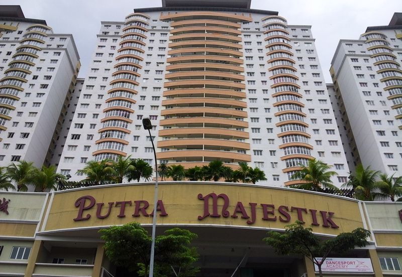 Putra Majestik