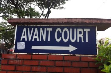 Avant Court