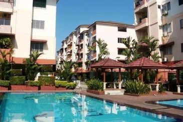 La Villas Condominium