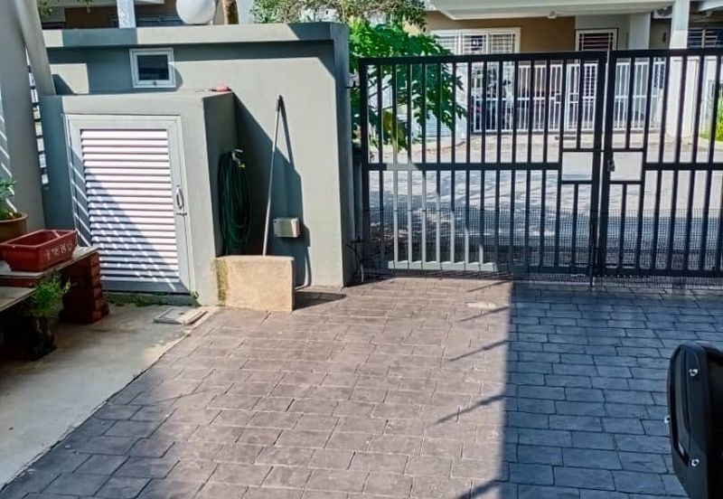 Albury 2, Taman Tasik Senangin