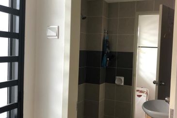 Albury 2, Taman Tasik Senangin