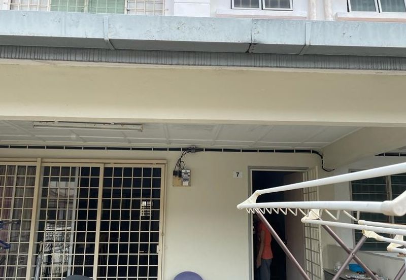 Taman Pinggiran Putra