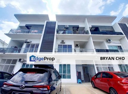 Taman pelangi semenyih 2 semenyih selangor for sale Townhouse upper unit Freehold 1100 sf 100% loan low deposit, Selangor, Semenyih