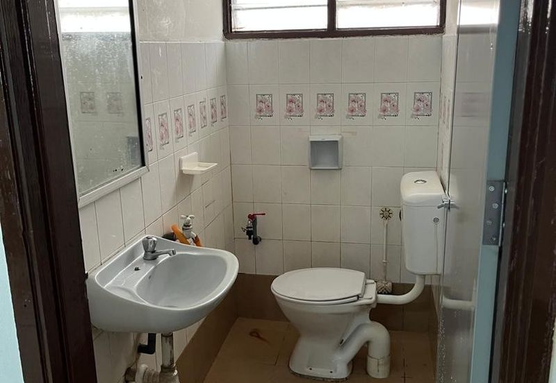 Makmur Apartment, Taman Sri Subang