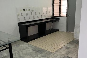 Makmur Apartment, Taman Sri Subang
