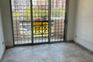 Makmur Apartment, Taman Sri Subang