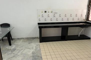 Makmur Apartment, Taman Sri Subang