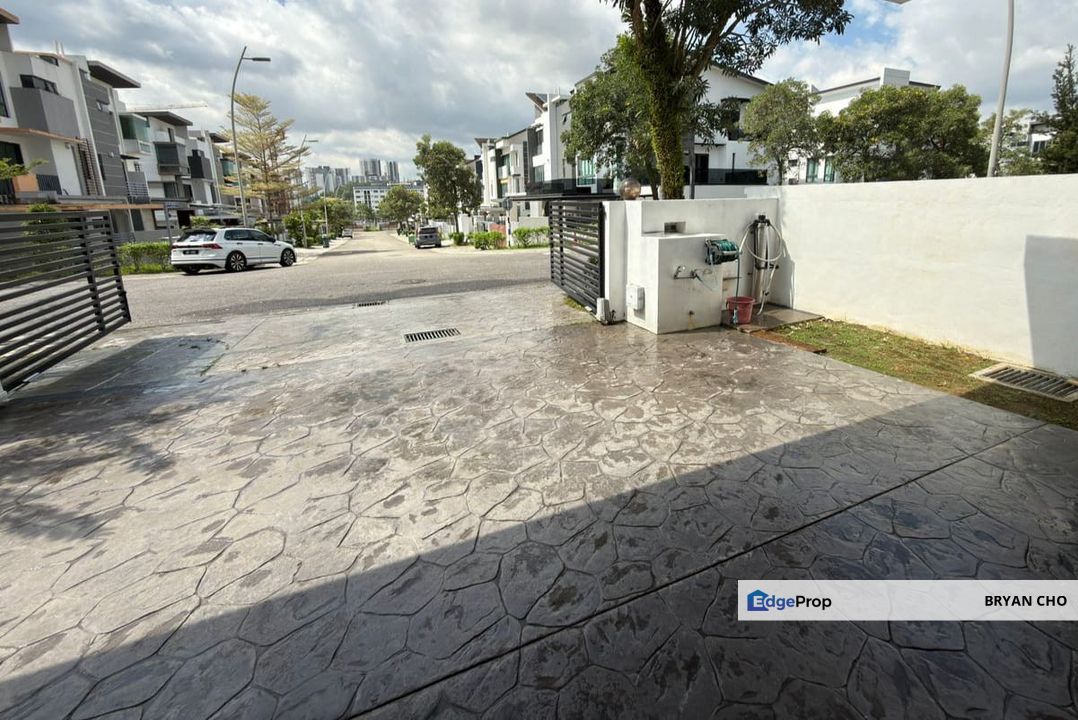 Taman Sunville, kajang, selangor for sale Fully Renovated 3-Storey Semi-D @ Taman Sunville, Bandar Sungai Long, Selangor, Kajang