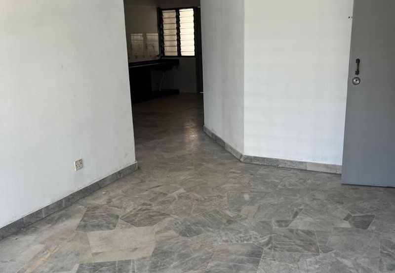 Makmur Apartment, Taman Sri Subang