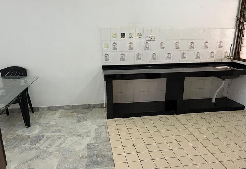 Makmur Apartment, Taman Sri Subang