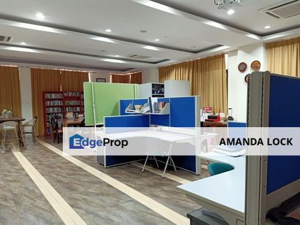 Nice renovated office at Puchong Prima Business Centre near LRT w lift, Selangor, Puchong
