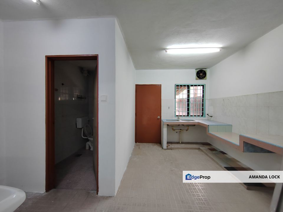 Taman Serdang Jaya Double Storey Terrance House For Sale Basic unit, Selangor, Seri Kembangan