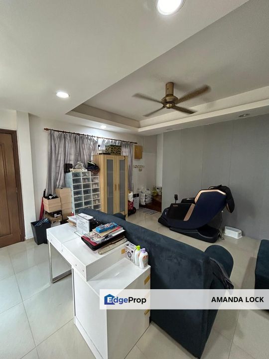 Double storey corner house at Jalan Serindit Bandar Puchong Jaya , Selangor, Puchong
