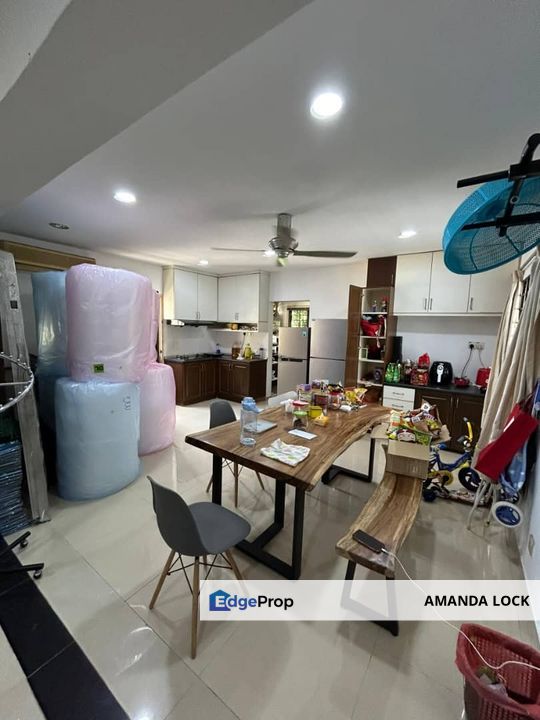 Double storey corner house at Jalan Serindit Bandar Puchong Jaya , Selangor, Puchong