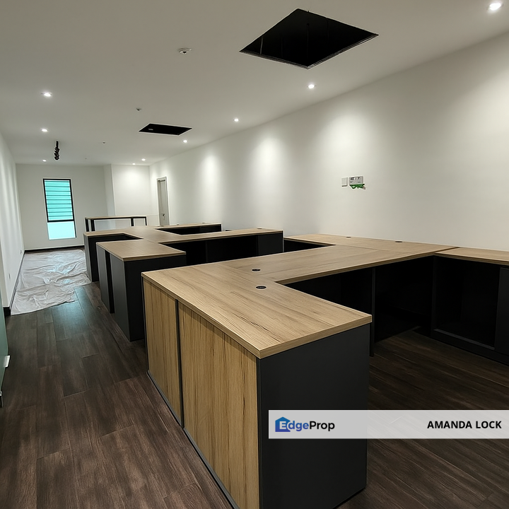 Fully furnished office at Stellar Suites Bandar Puteri Puchong, Selangor, Puchong