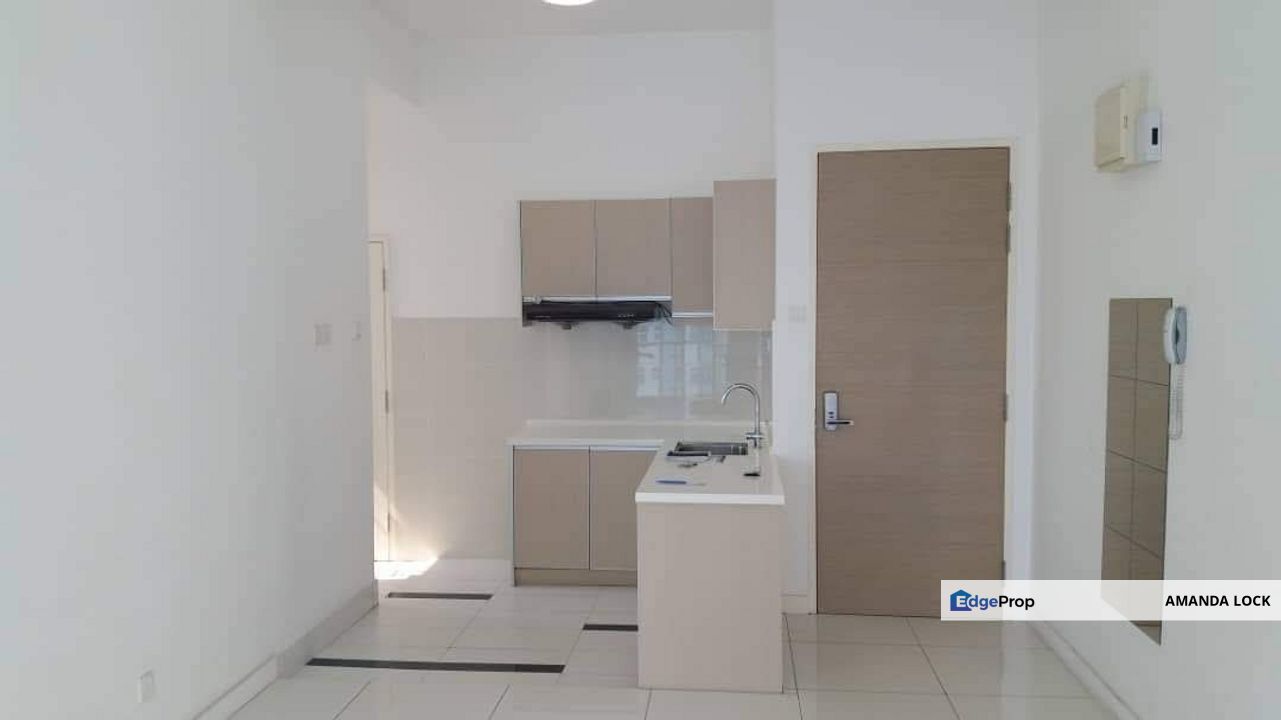Partly funished 2 rooms unit at Skypod Puchong Jaya for rent, Selangor, Puchong