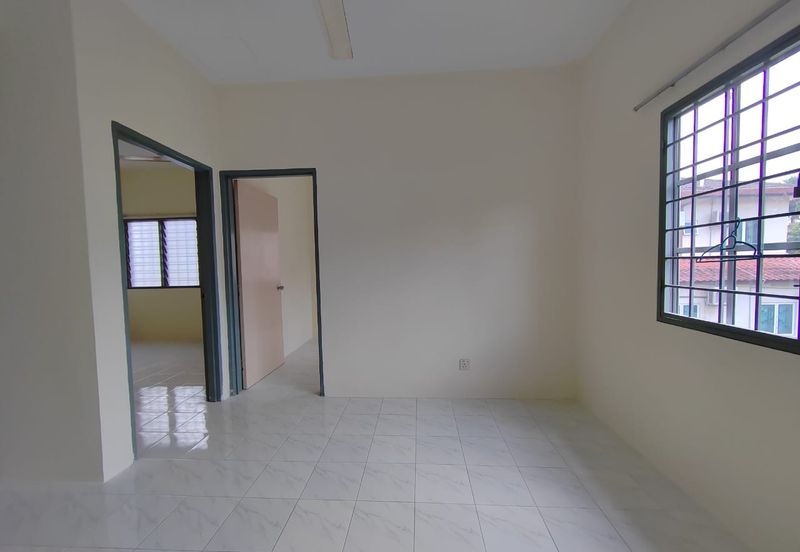 Jalan Anggerik Aranda 31/29